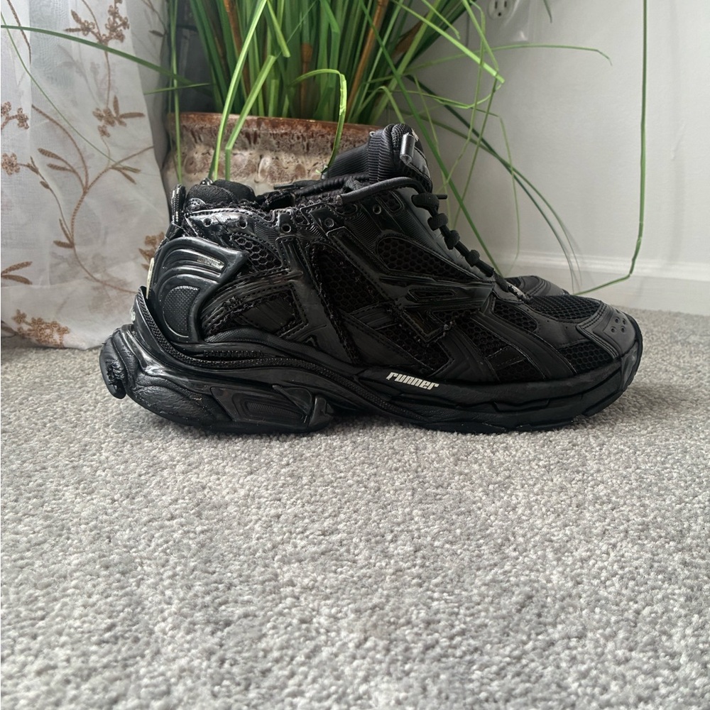 Balenciaga All-Black Chunky Runner Sneaker